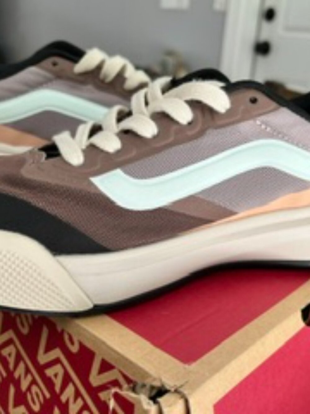 Vans Ultrarange 2.0, Black and brown, with pale blue & peach accents, size 7.
